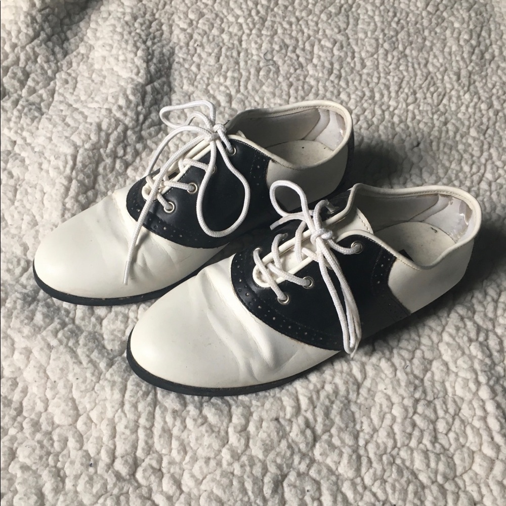 🌿Vintage Style Saddle Shoes